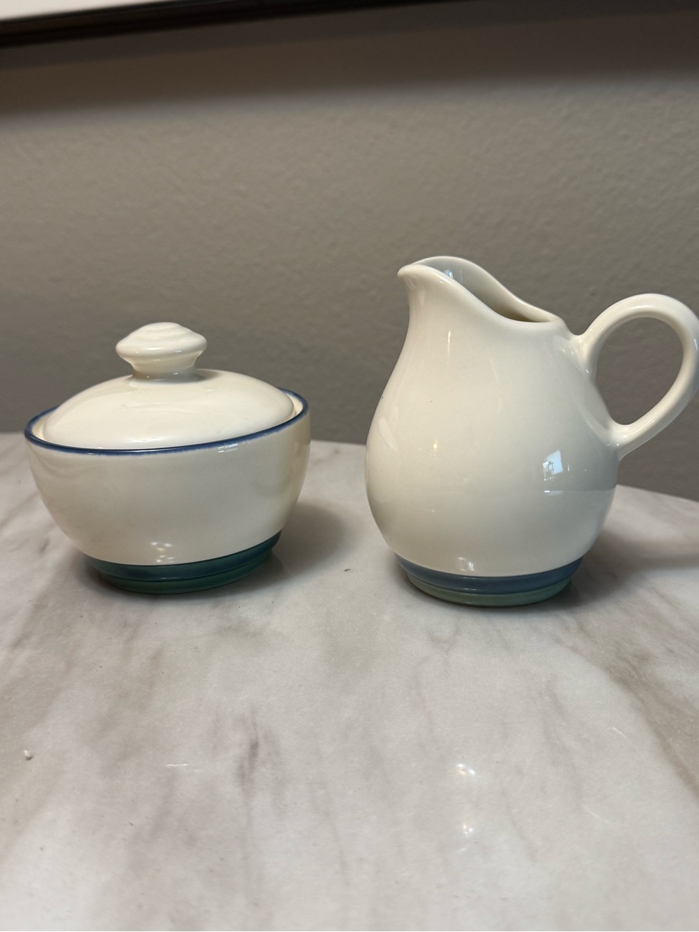 Pfaltzgraff Ceramic Creamer & Sugar Bowl Set w/ Lid Handles Glossy White
